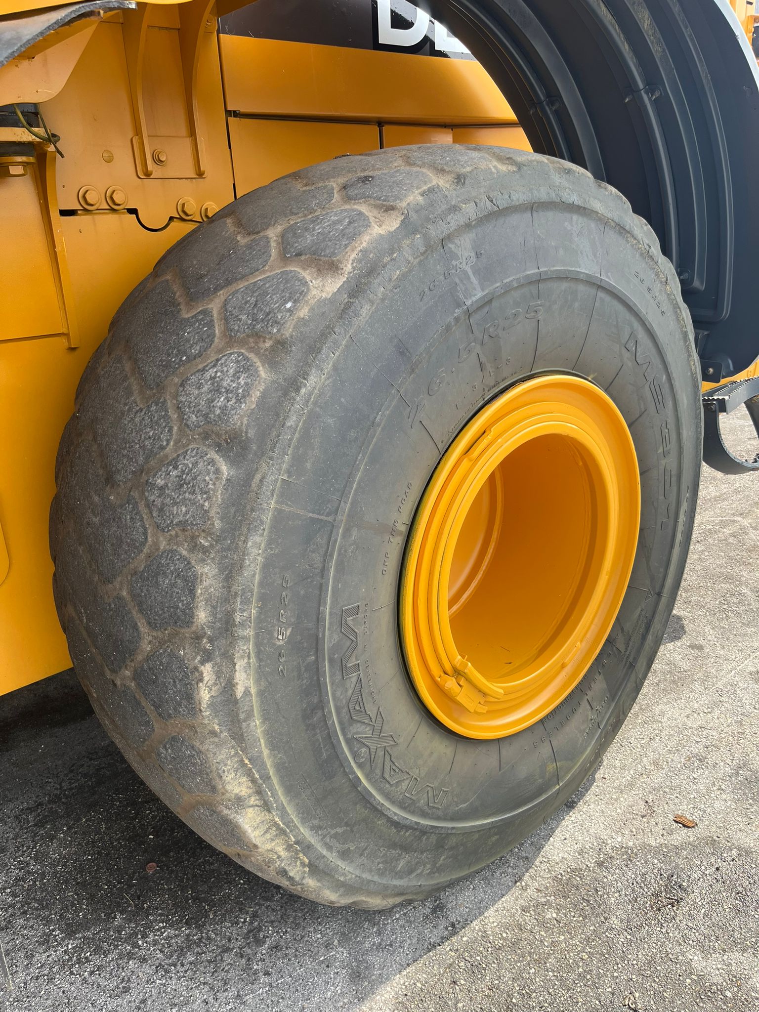 2012 John Deere 824K Wheel Loader