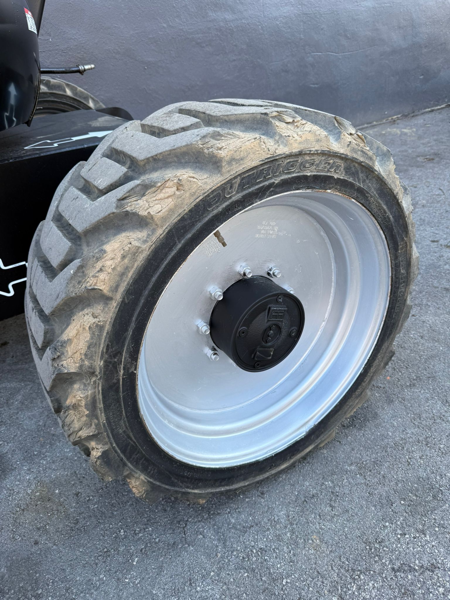 JLG 600AJ Articulating Boom Lift - Stock#BL2235