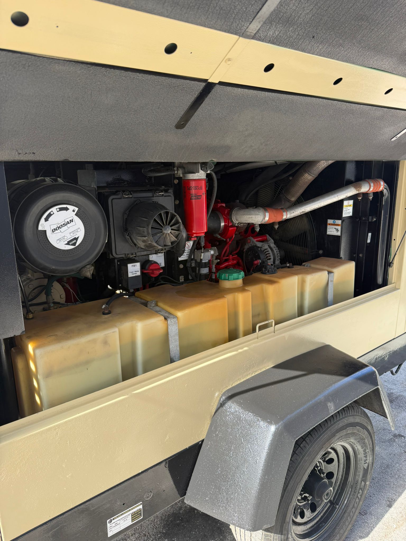 2016 Doosan P425/HP375WCU-T4I Air Compressor