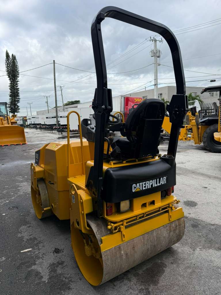 2012 Cat CB24 Double Drum Roller