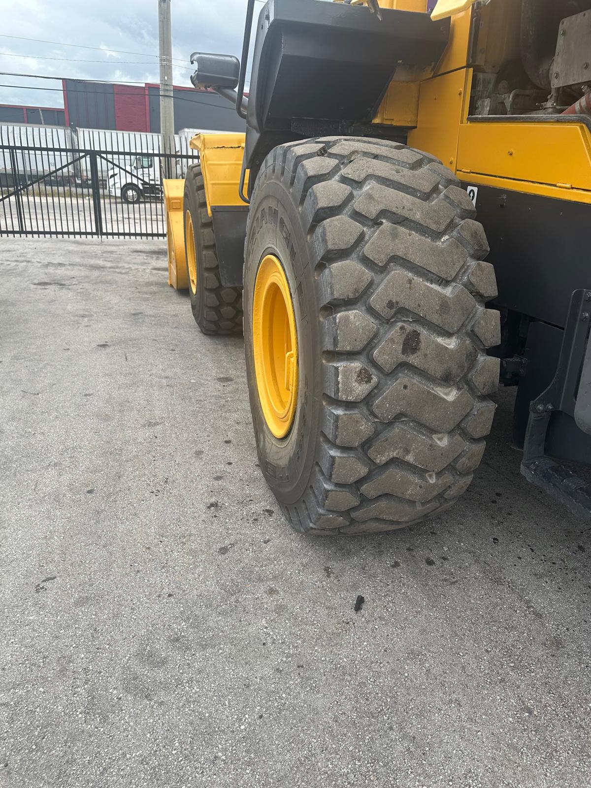 2014 Komatsu WA380-7 Wheel Loader