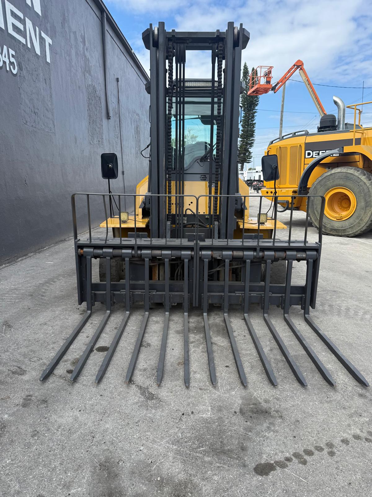 2014 Cat DP70N Diesel Forklift