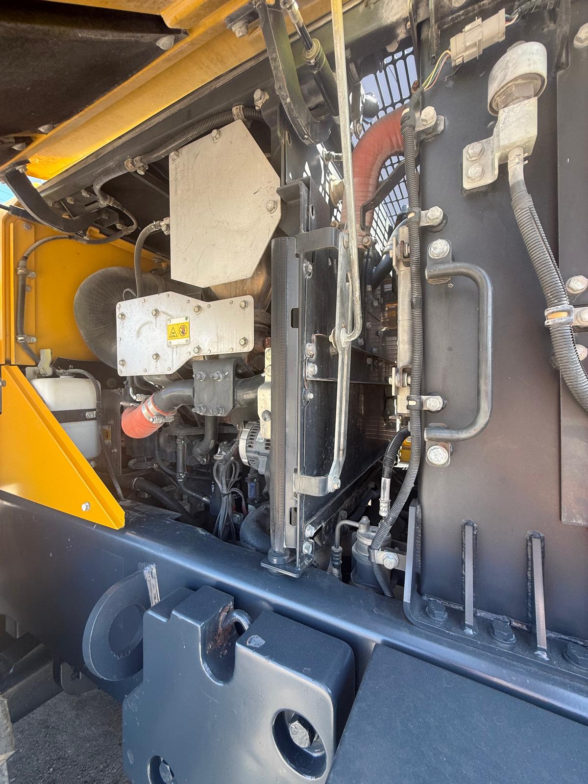 2015 Komatsu WA270-7