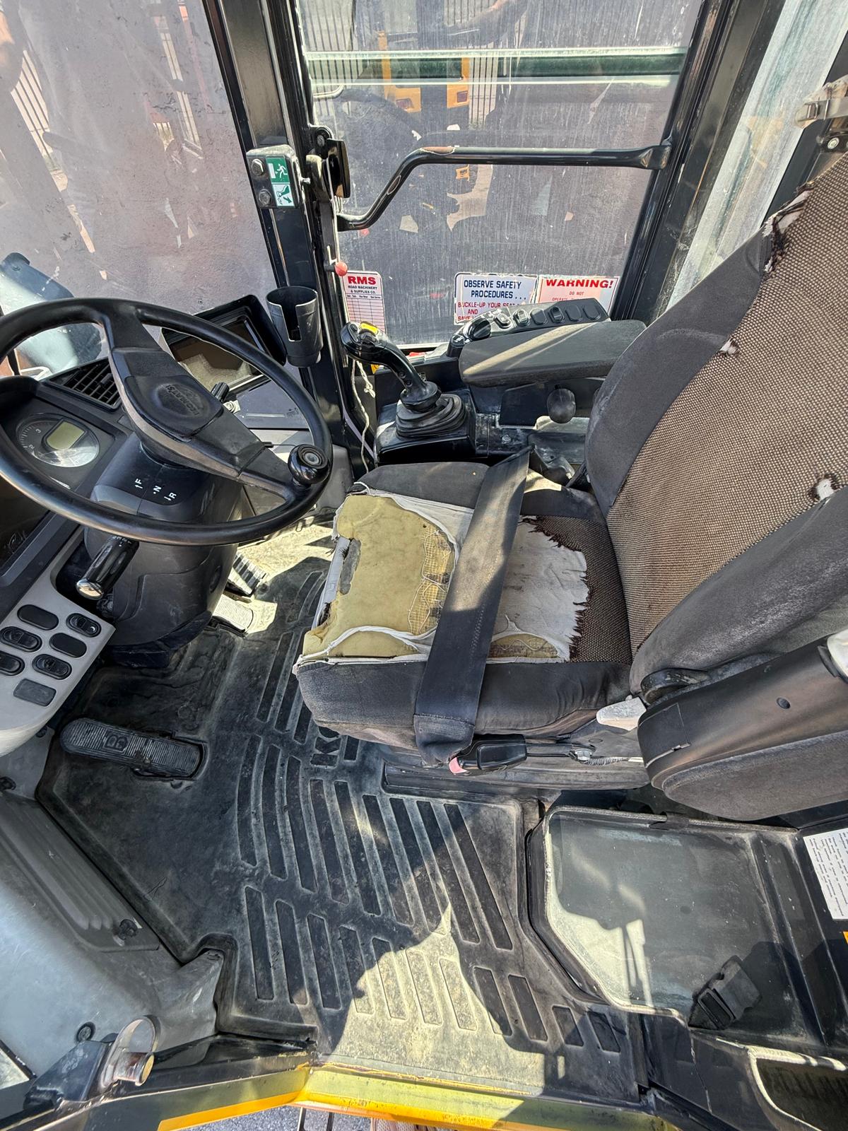 2015 Komatsu WA270-7