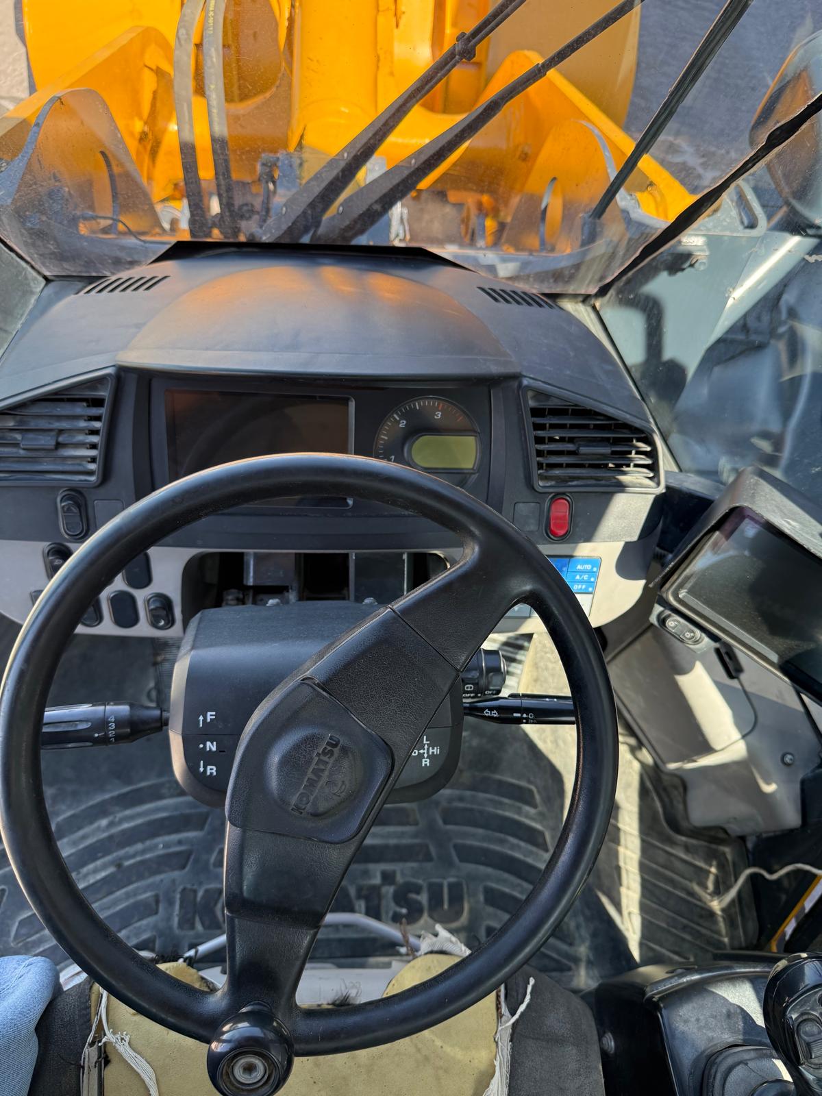 2015 Komatsu WA270-7