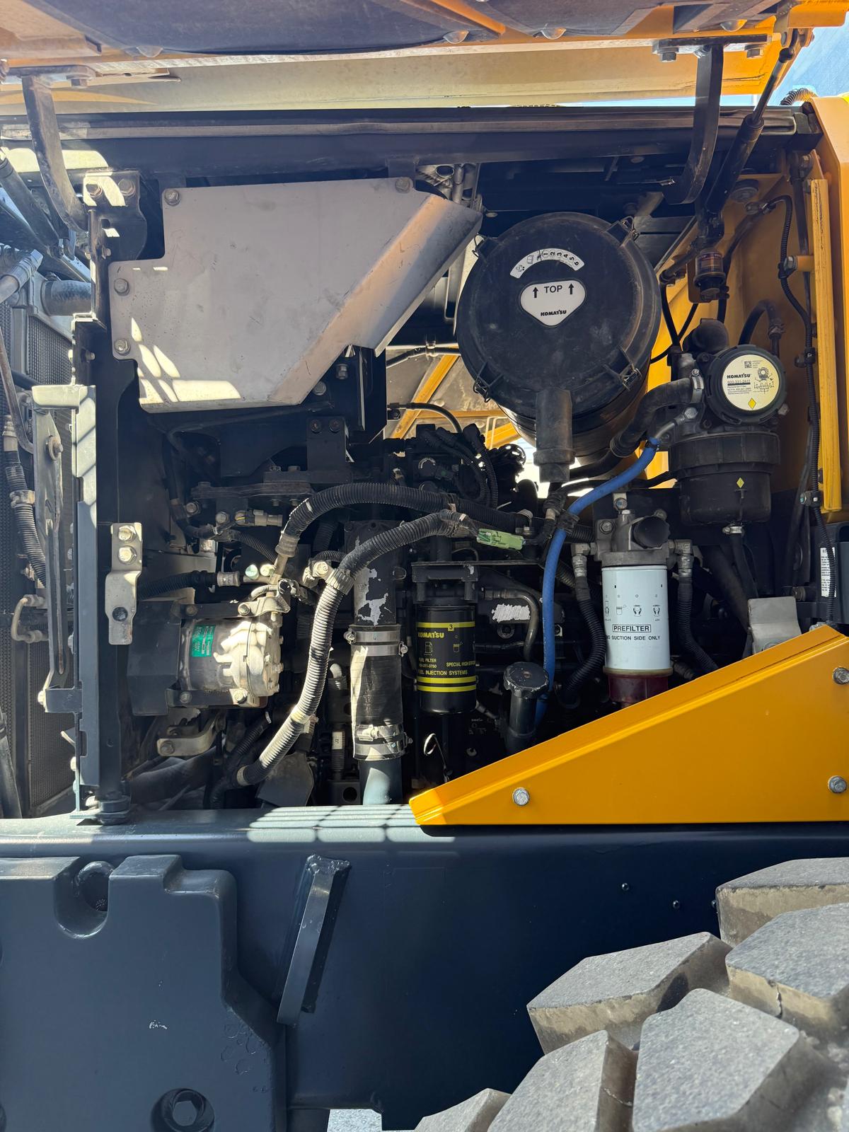 2015 Komatsu WA270-7